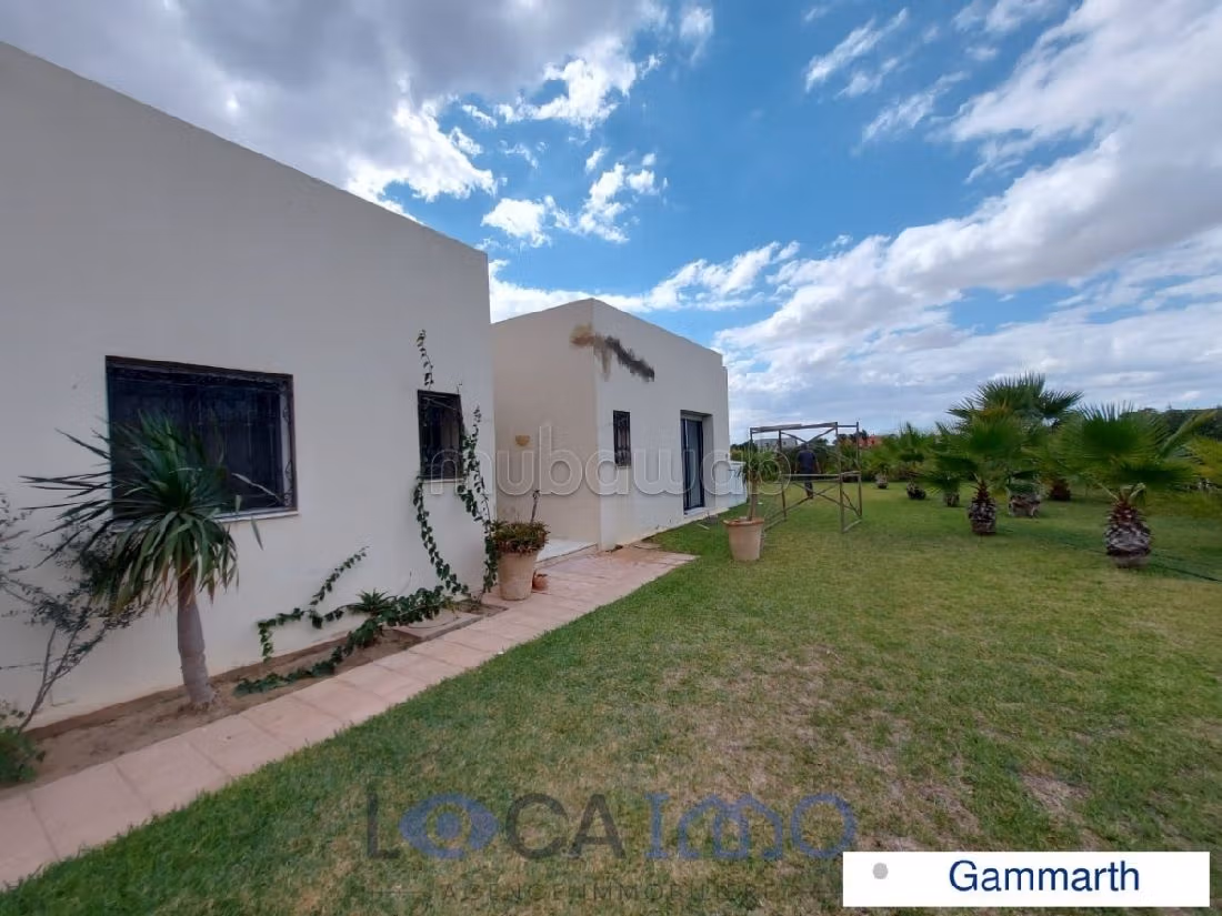A louer une villa en S3 avec piscine à Gammarth