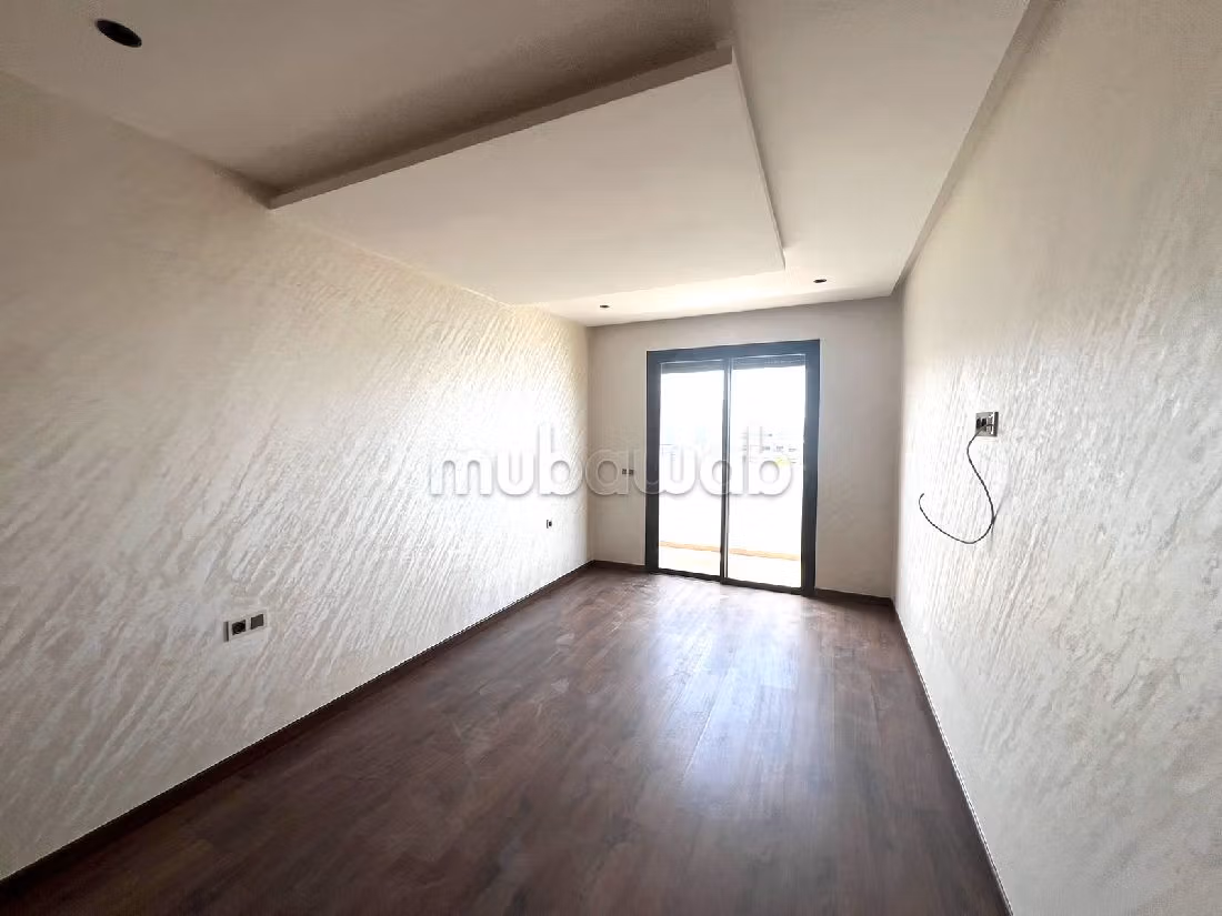 Koopappartementen beschikbaar in Les Hôpitaux. 3 Ruimtes. Centrale verwarming en dubbel glas. 