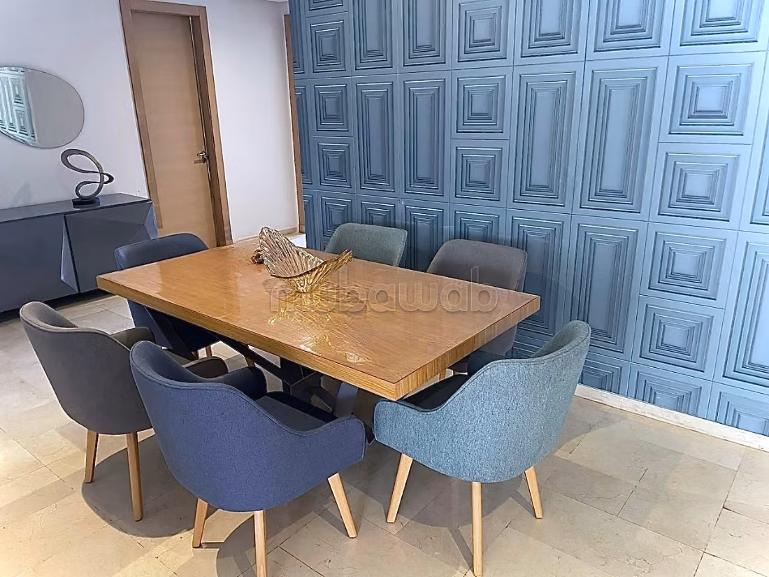 Se alquila este piso en Riyad. Gran superficie 175 m². Amueblado