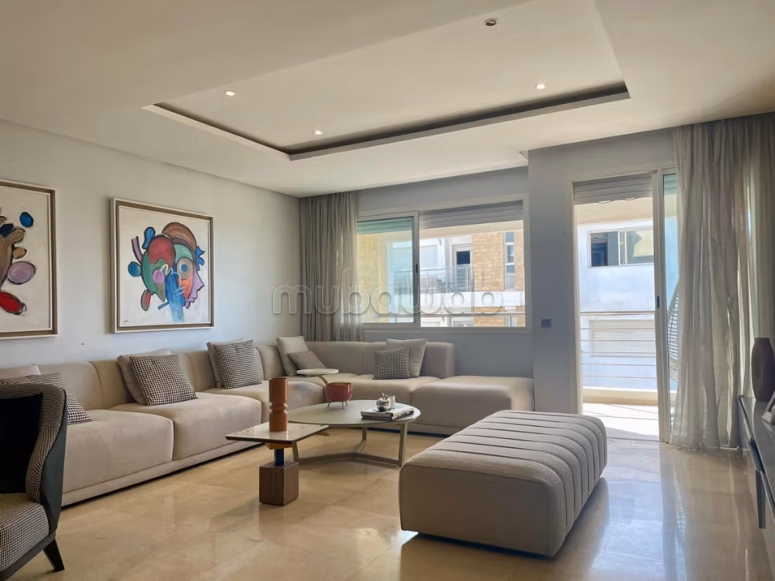 Se alquila este piso en Riyad. Gran superficie 175 m². Amueblado