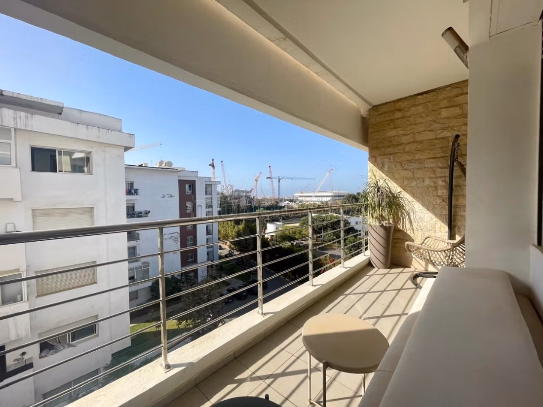 Se alquila este piso en Riyad. Gran superficie 175 m². Amueblado