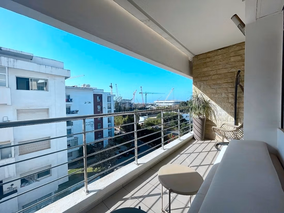 Se alquila este piso en Riyad. Gran superficie 175 m². Amueblado