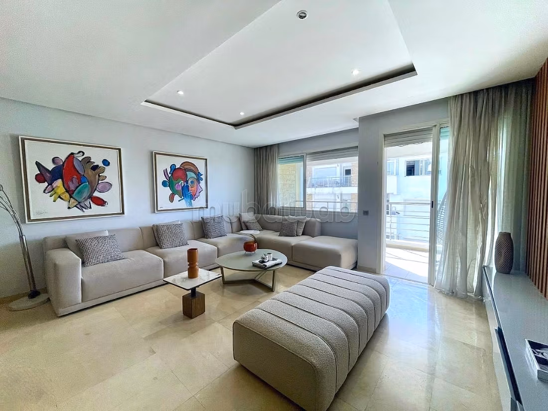 Se alquila este piso en Riyad. Gran superficie 175 m². Amueblado