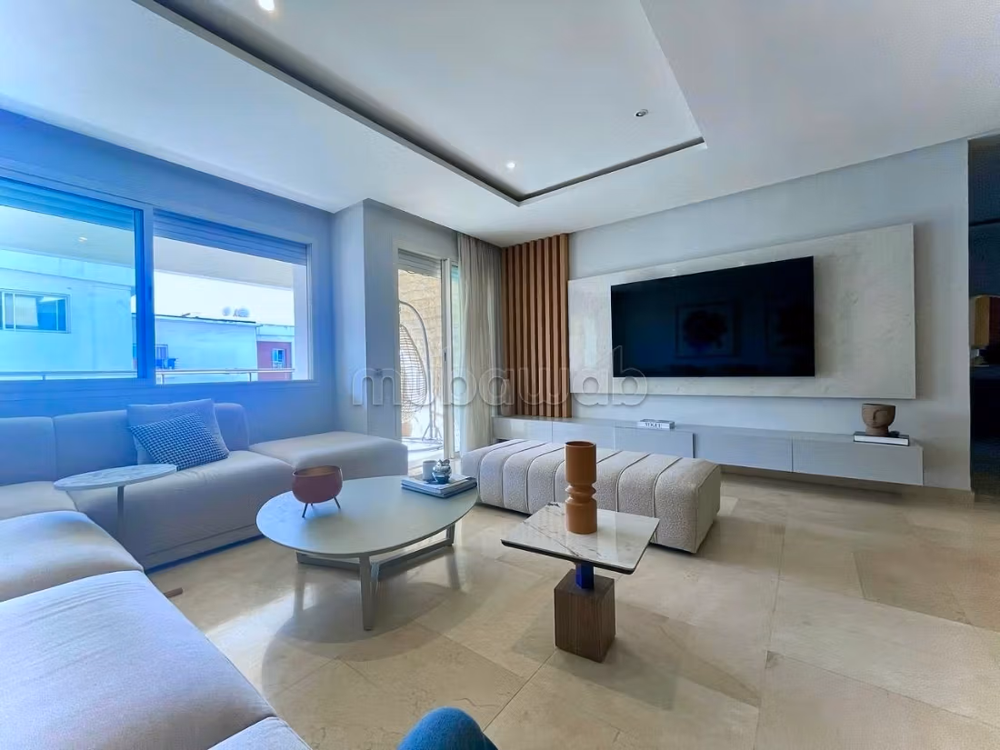 Se alquila este piso en Riyad. Gran superficie 175 m². Amueblado