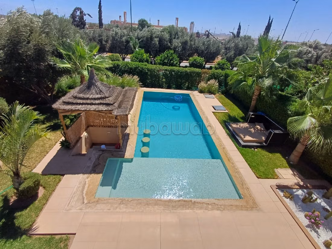 Beautiful villa for rent in Route Casablanca. 5 comfortable rooms. General Satellite Dish, Secured neighbourhood