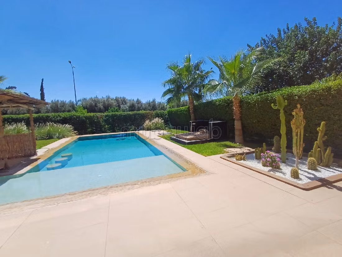 Beautiful villa for rent in Route Casablanca. 5 comfortable rooms. General Satellite Dish, Secured neighbourhood
