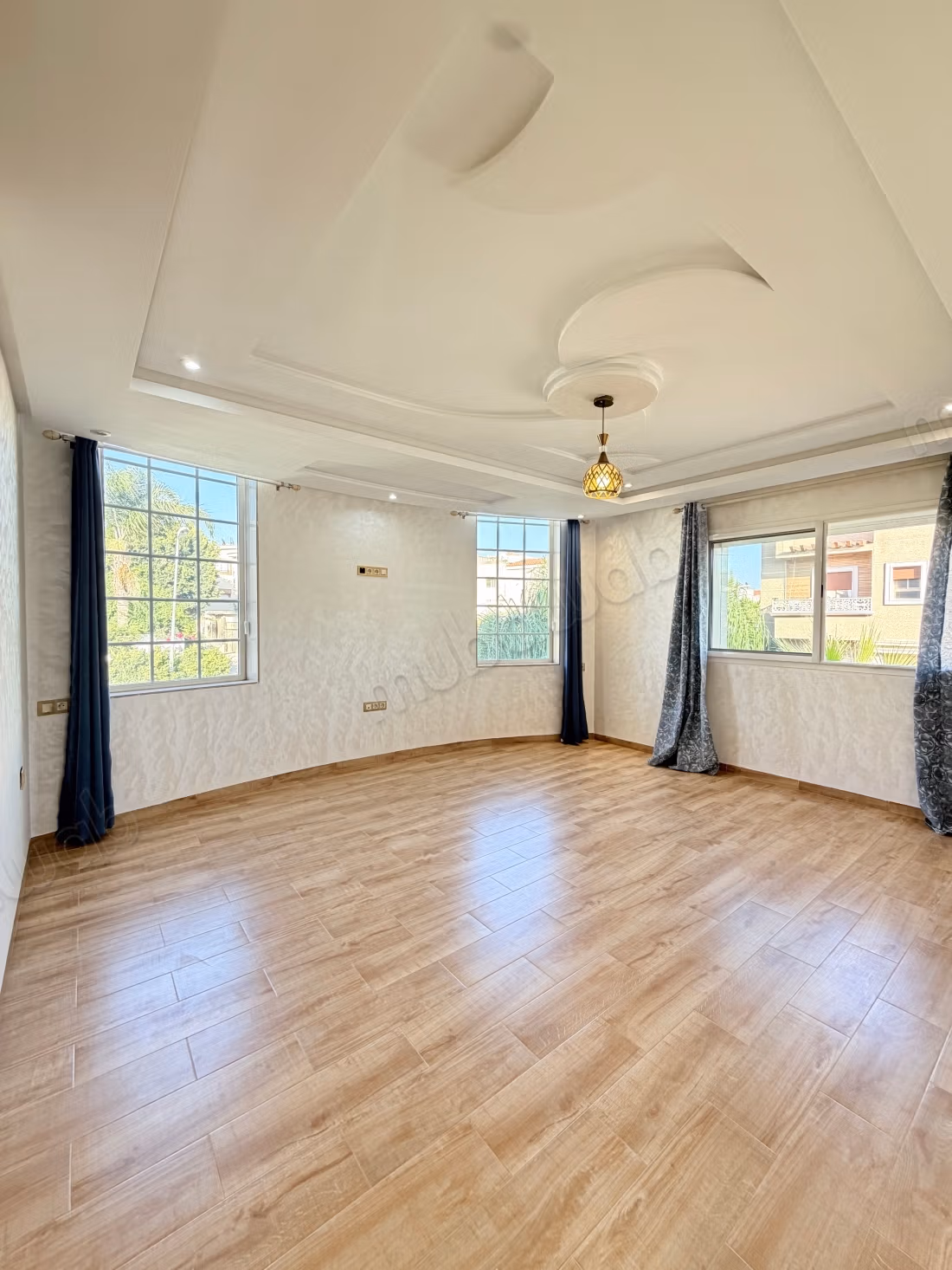 Stunning villa for rent with pool and garden
