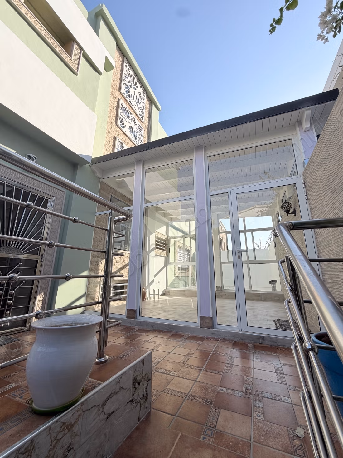 Stunning villa for rent with pool and garden