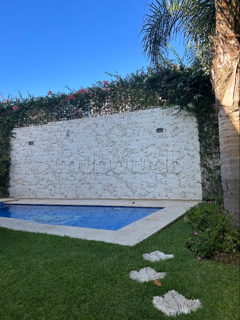 Appartementen te huur in Boukhalef. 12 Ruimtes. Gemeubileerd. 