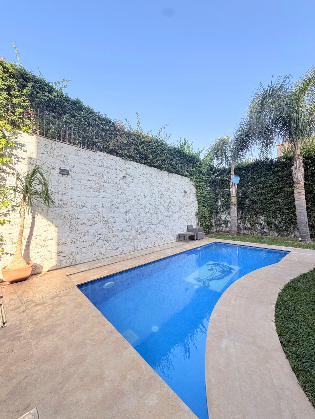 Stunning villa for rent with pool and garden