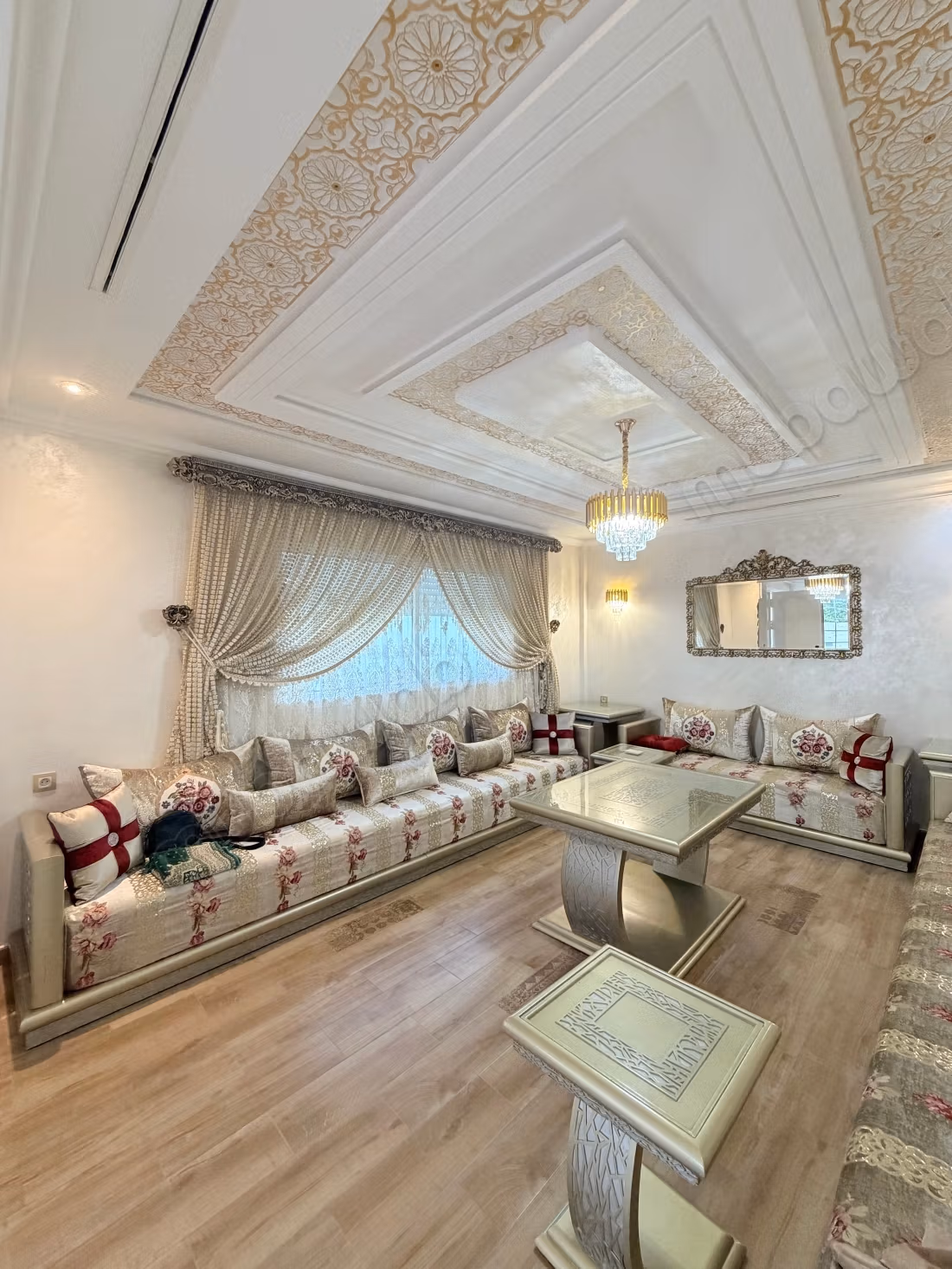 Stunning villa for rent with pool and garden