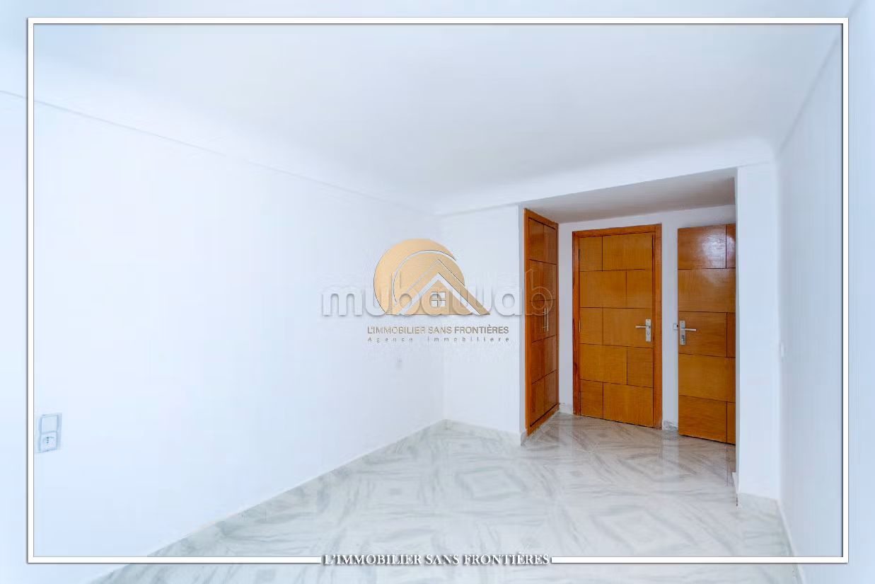 فيلا فاخرة للبيع ب سيدي عابد. 7 غرف. صالة مغربية وصحن فضائي