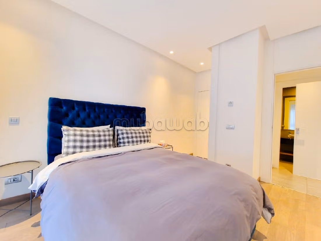 Find an apartment for rent in Casablanca Finance City. 1 lovely room. Attic