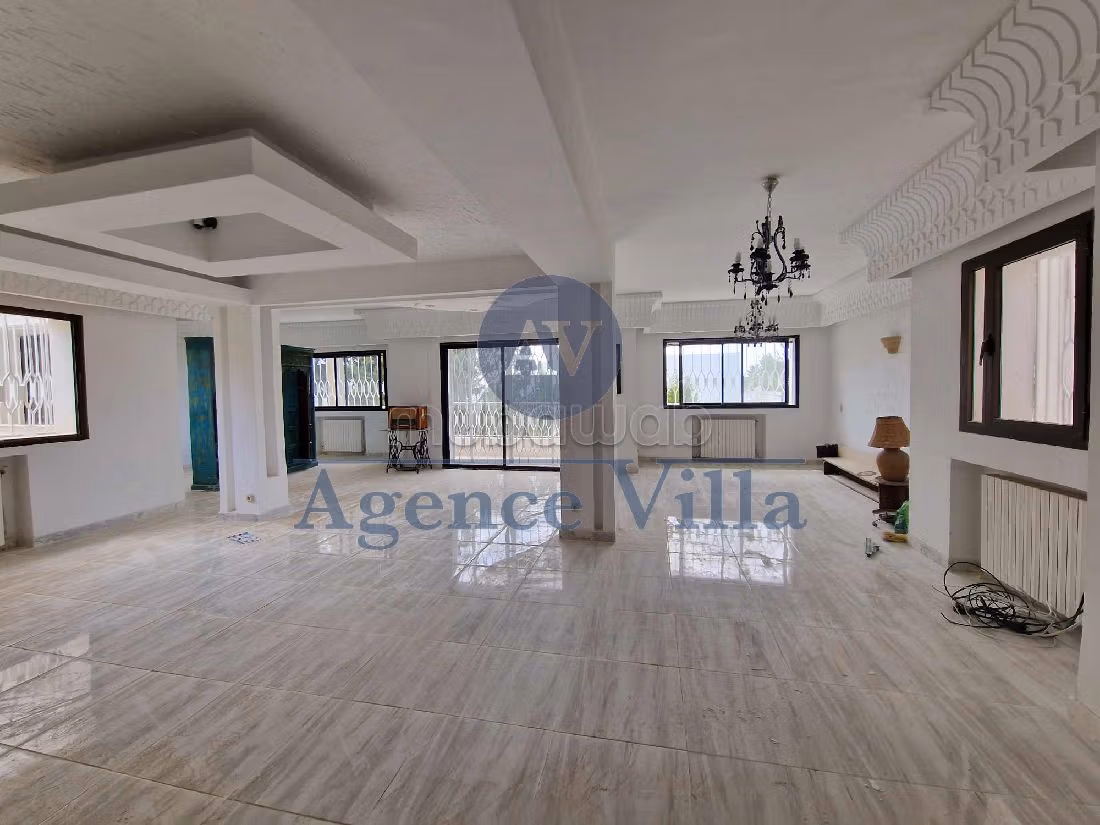 Villa s6 avec jardin et piscine à Gammarth