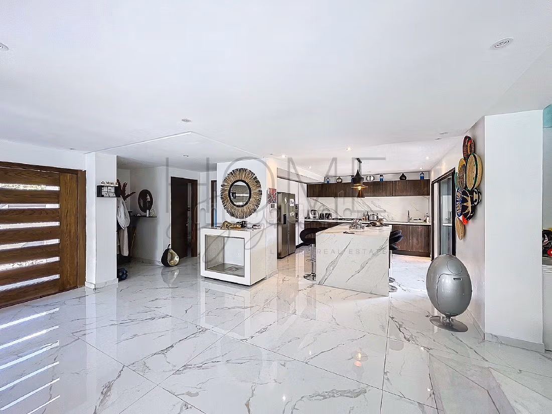 Villa contemporaine avec piscine chauffée