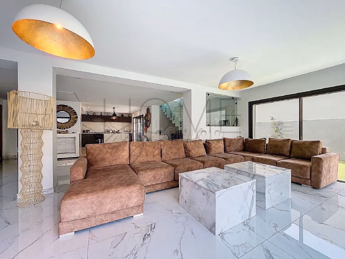 Villa contemporaine avec piscine chauffée