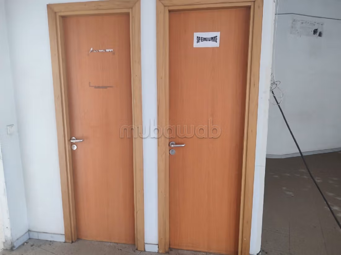 Kantoorruimte beschikbaar in Alsace Lorraine. Oppervlakte 172 m². Conciërge aanwezig. 