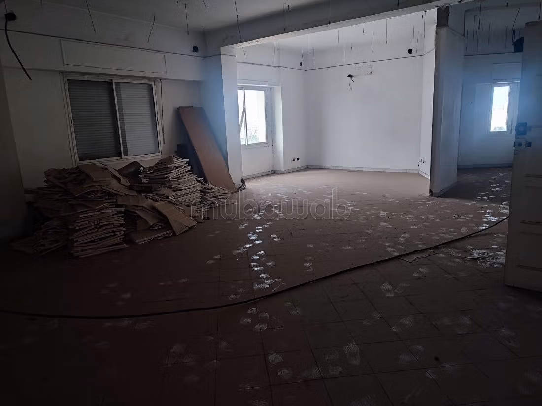 Kantoorruimte beschikbaar in Alsace Lorraine. Oppervlakte 172 m². Conciërge aanwezig. 