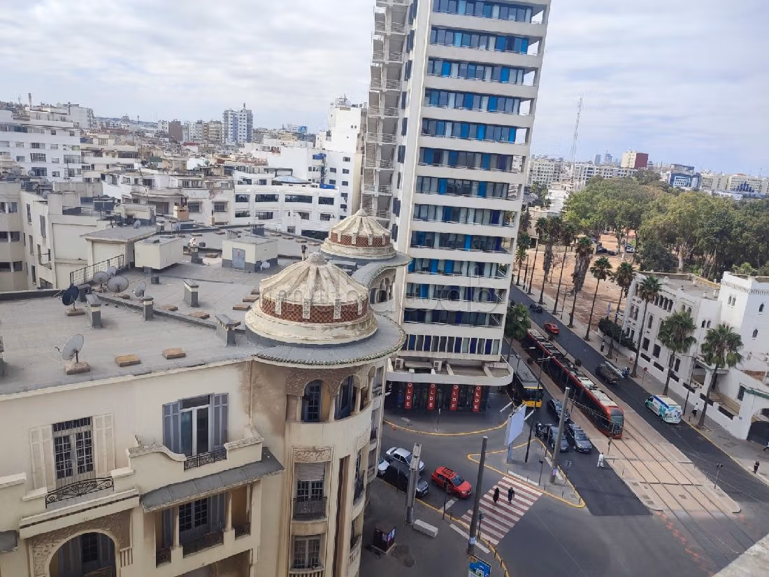 Kantoorruimte beschikbaar in Alsace Lorraine. Oppervlakte 172 m². Conciërge aanwezig. 