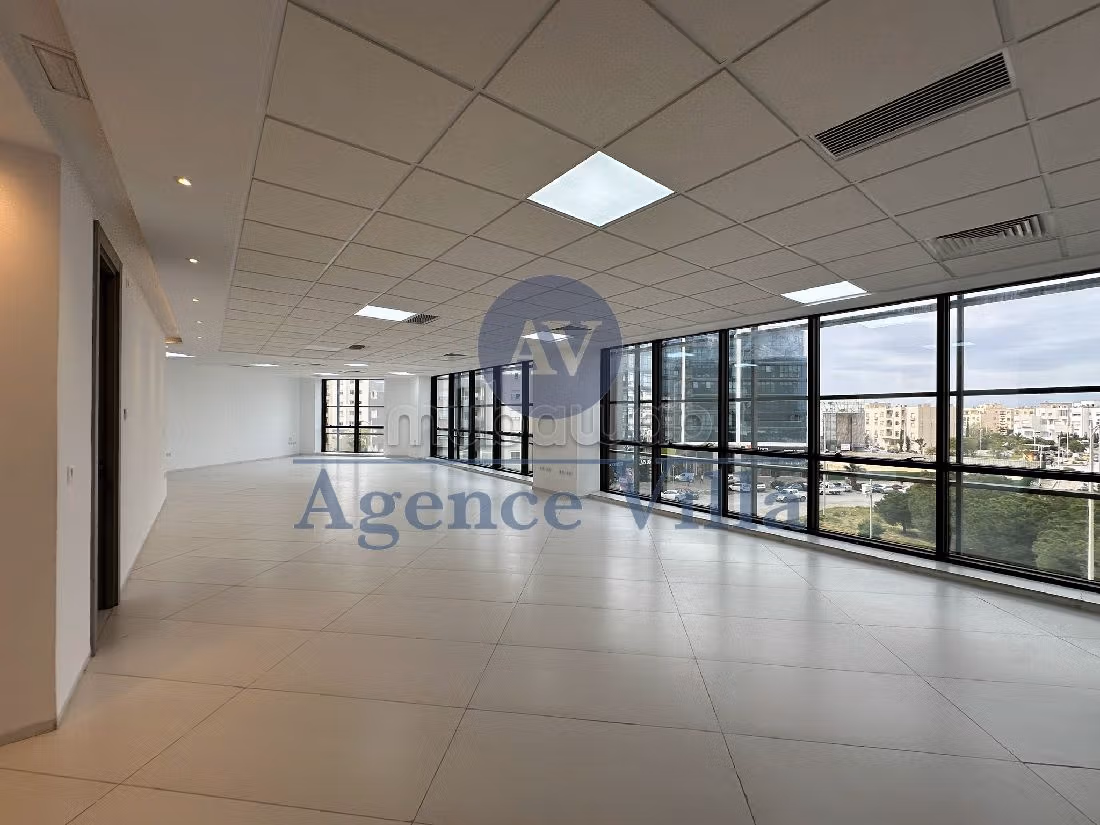 Deux bureaux dans le 2eme étage au lac 2