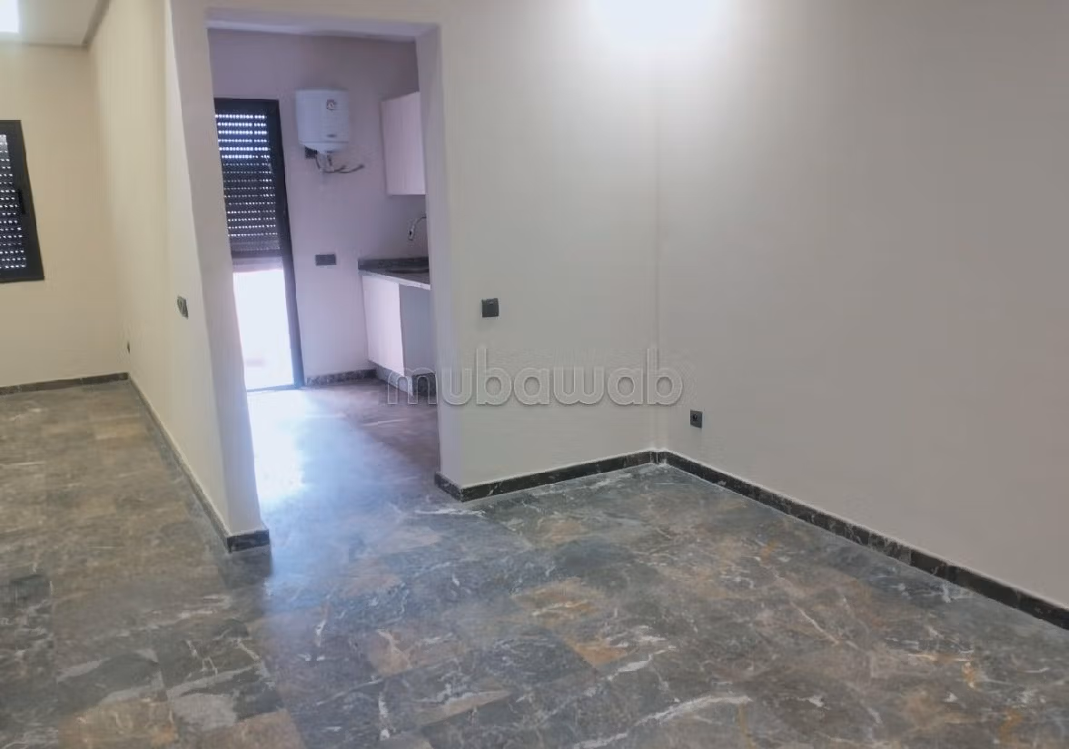 Vente d'un bel appartement à Bouaakkaz. Surface totale 76 m²