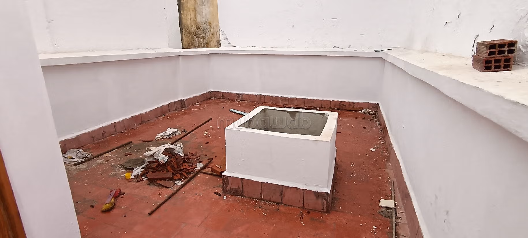Somptueux riad à vendre à Médina. 3 chambres agréables. Vue sur les montagnes et porte blindée