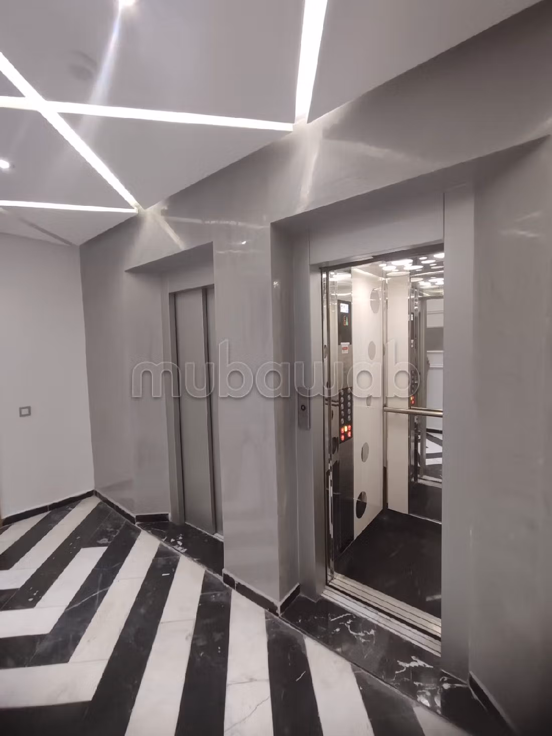 Rent this apartment in Hermitage. Surface area 42 m². Fully furnished