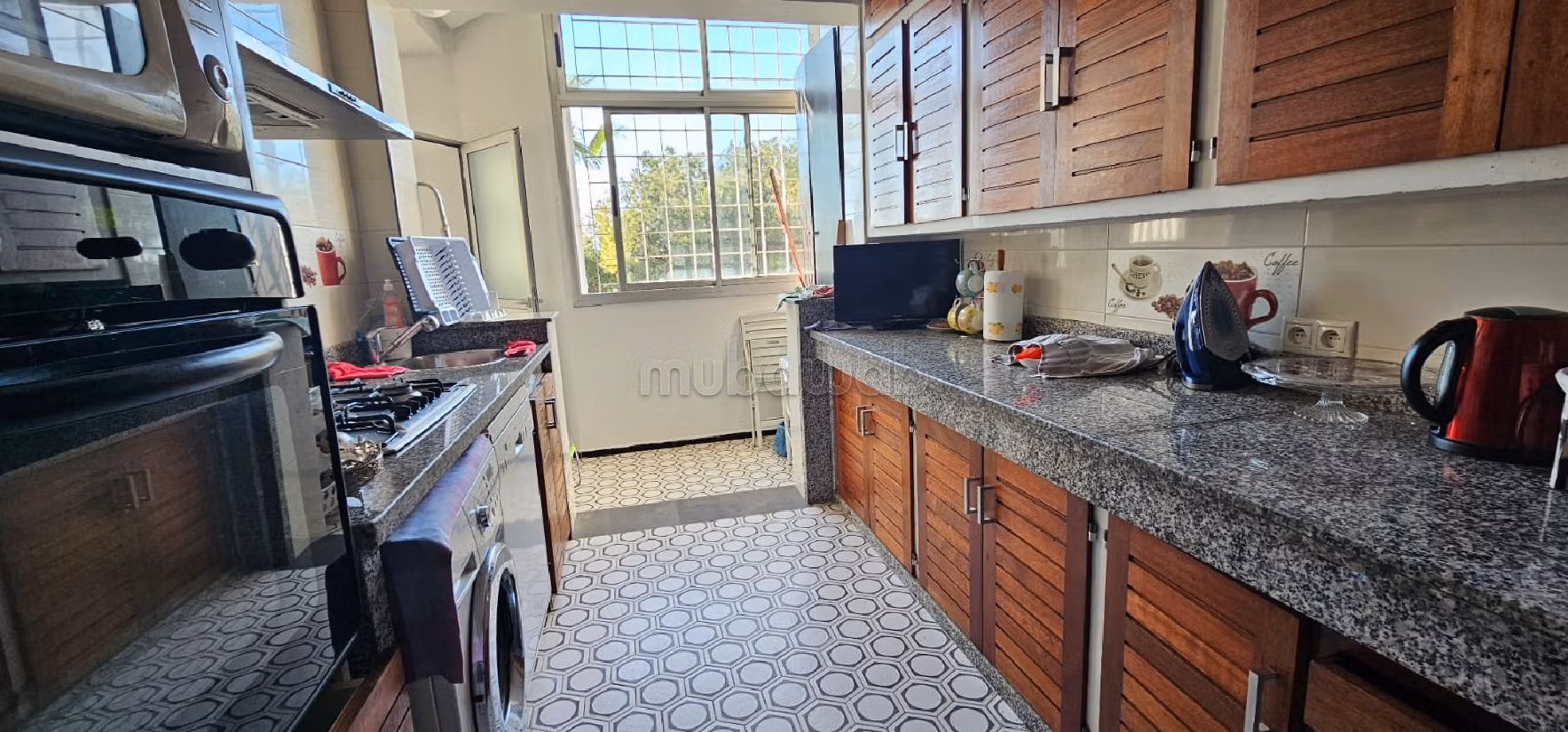 Flat for rent. 4 beautiful rooms. With Lift, Carpark. 