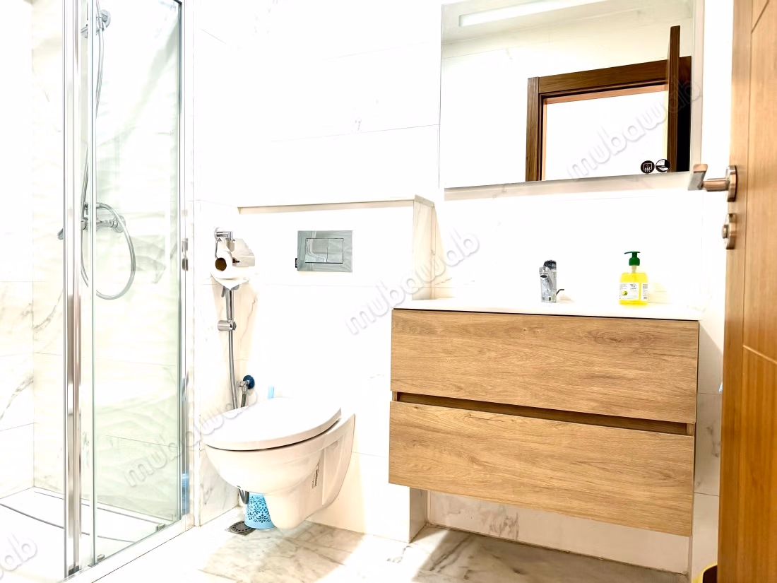Sell apartment in Secteur Touristique. 2 rooms. Secured door, Enclosed residence.