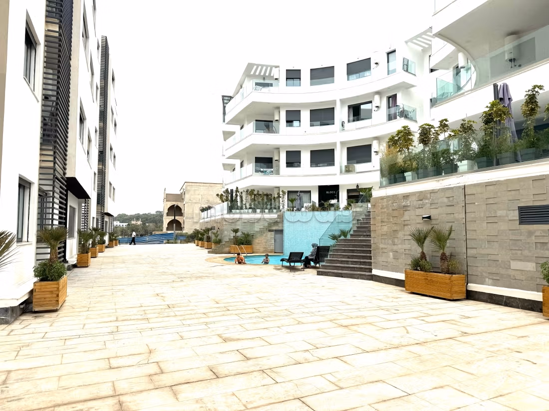 Sell apartment in Secteur Touristique. 2 rooms. Secured door, Enclosed residence.