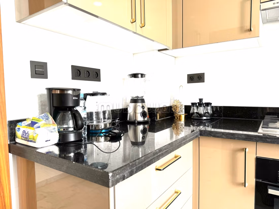 Sell apartment in Secteur Touristique. 2 rooms. Secured door, Enclosed residence.