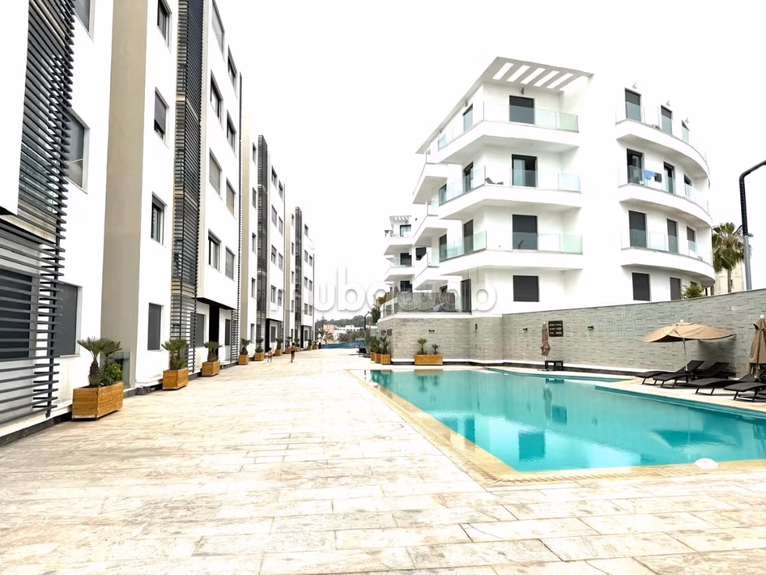 Sell apartment in Secteur Touristique. 2 rooms. Secured door, Enclosed residence.