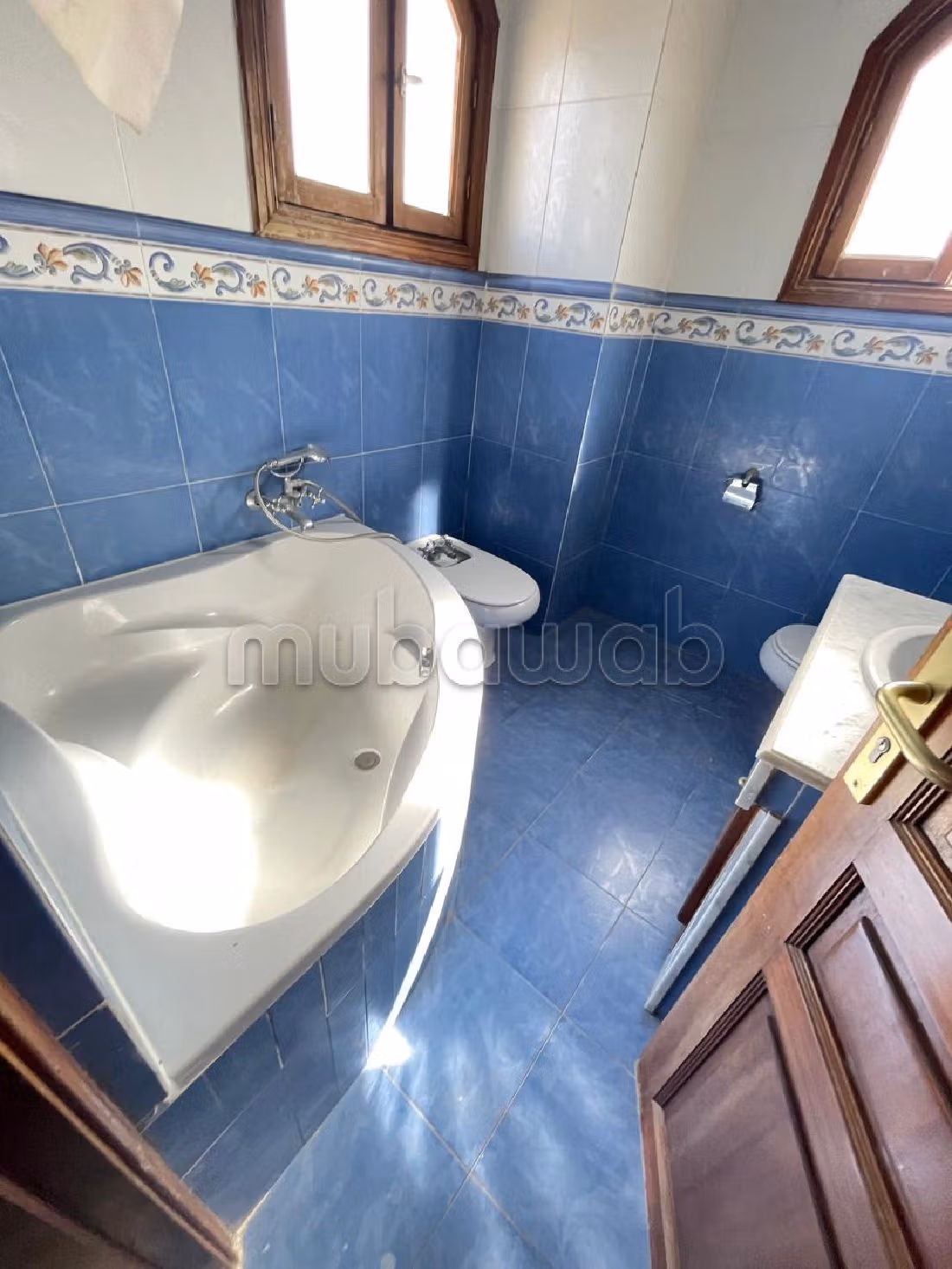 كراء فيلا فاخرة ب فونتي. 6 قطع كبيرة. شرفة وحديقة