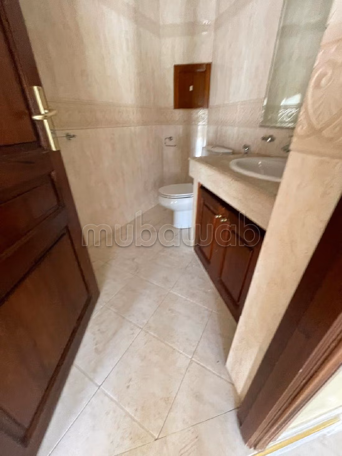 كراء فيلا فاخرة ب فونتي. 6 قطع كبيرة. شرفة وحديقة