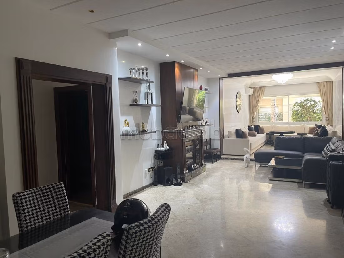 Appartement à Vendre de 186.0 m² à Casablanca, Hopitaux