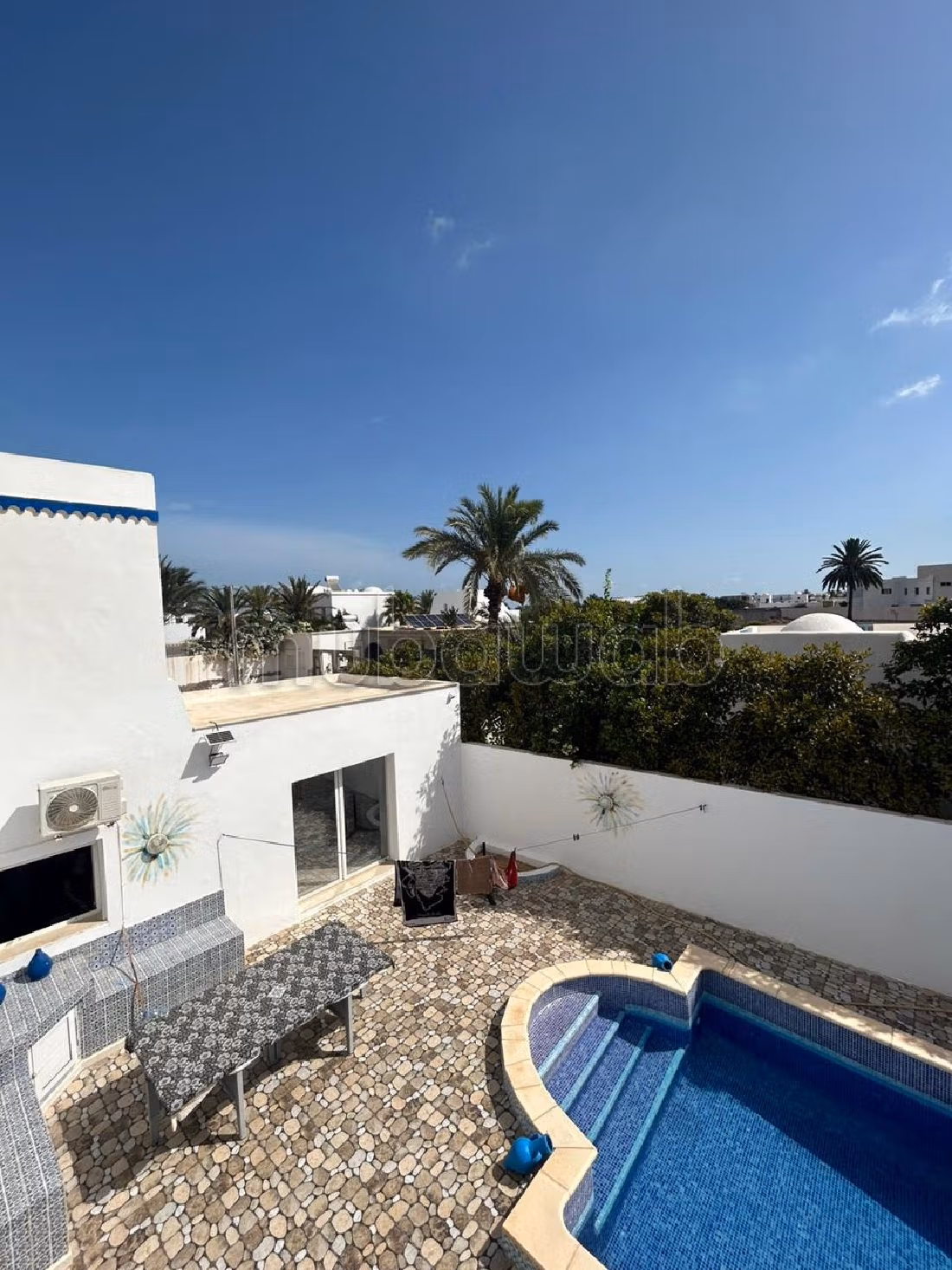 House for sale in Djerba. Total area 404 m². Fully furnished