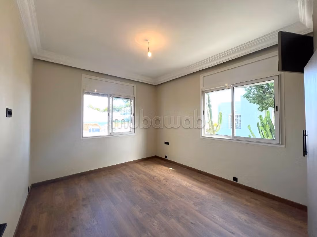Casa de lujo en venta en Ain Diab Extension. Superficie 350 m². Típico salón marroquí, residencia segura. 