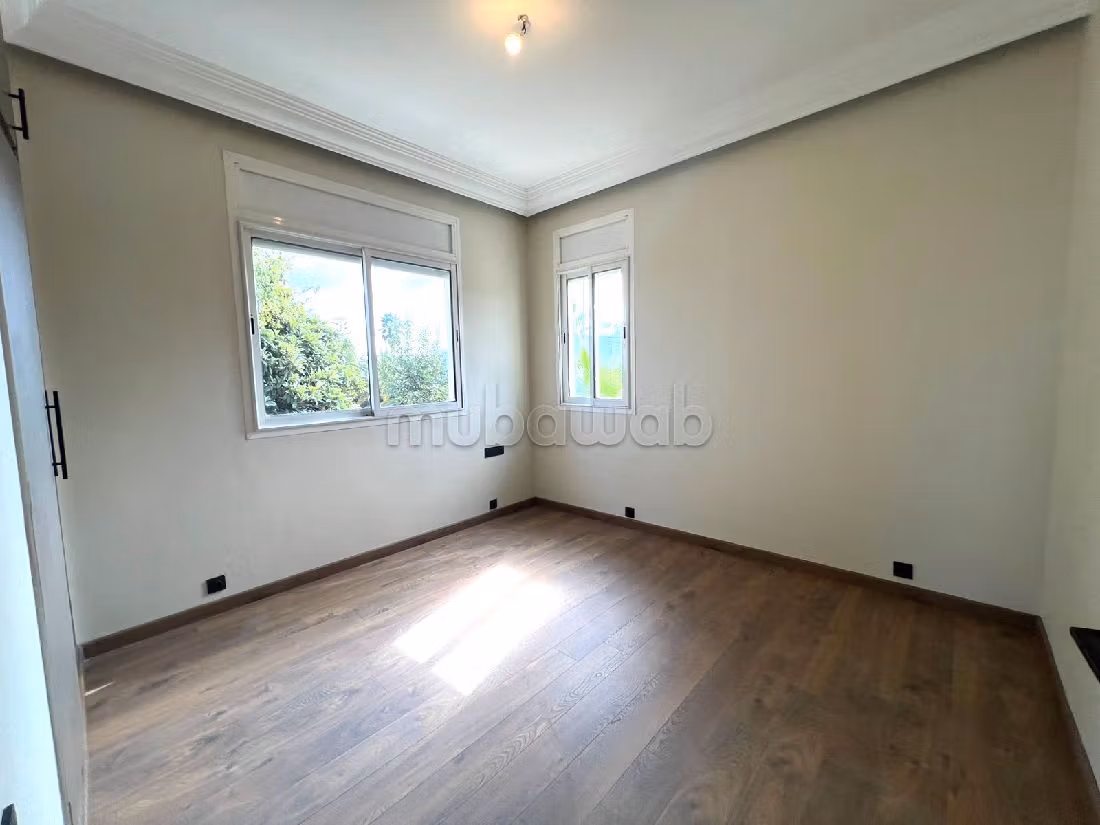 Casa de lujo en venta en Ain Diab Extension. Superficie 350 m². Típico salón marroquí, residencia segura. 