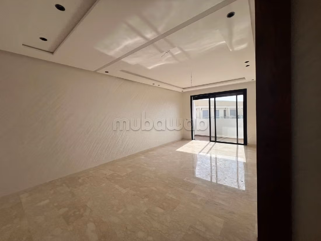 Casa de lujo en venta en Ain Diab Extension. Superficie 350 m². Típico salón marroquí, residencia segura. 