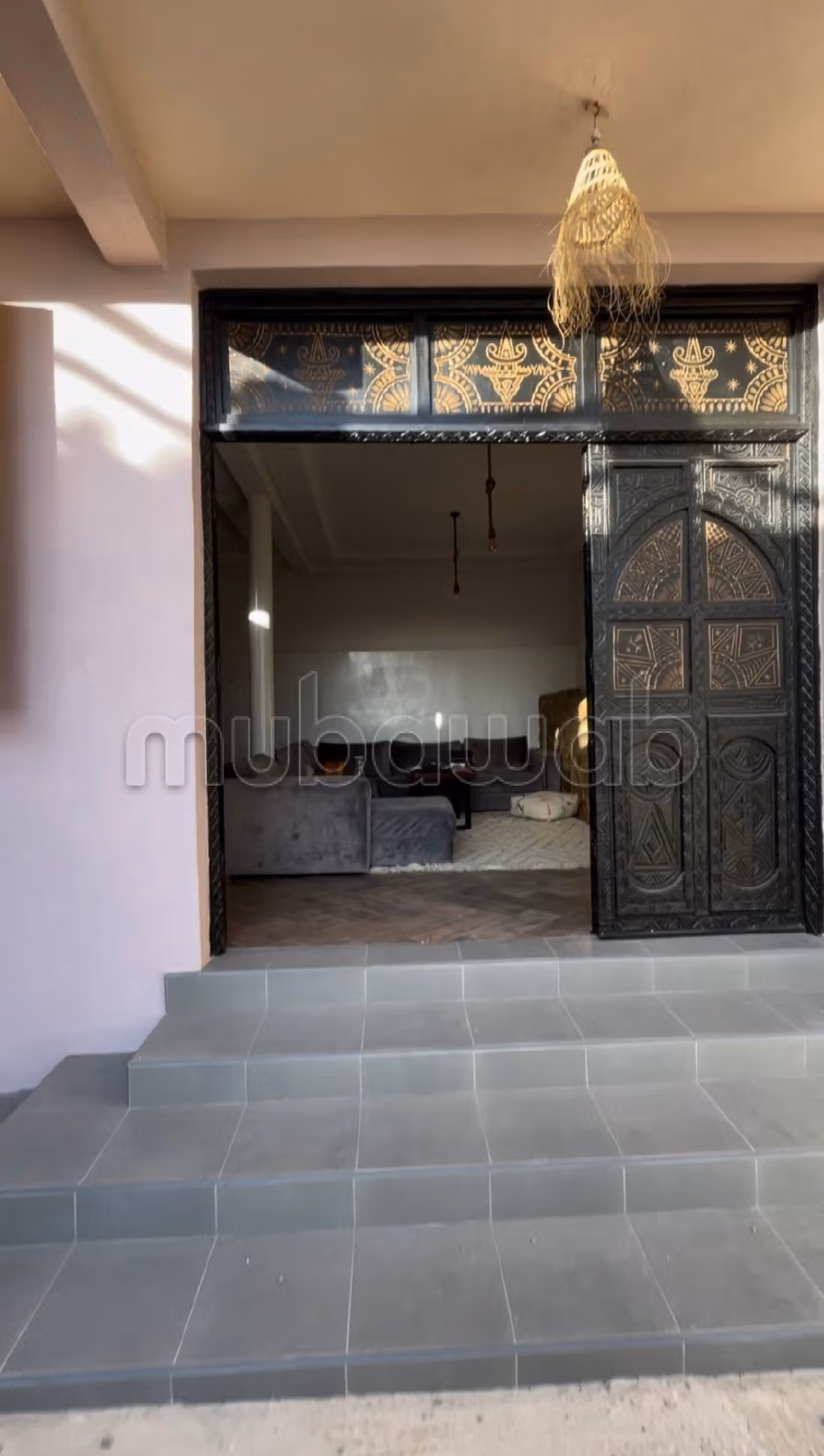 Casa en venta. Gran superficie 230 m². Vista frente al mar.