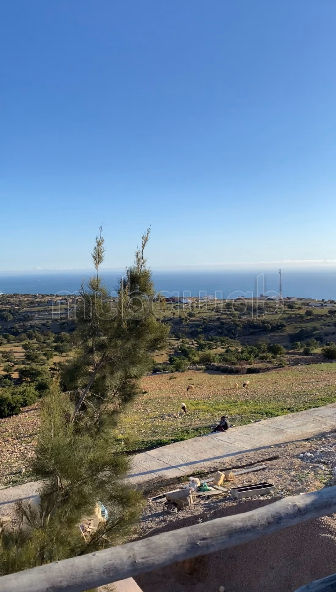 Casa en venta. Gran superficie 230 m². Vista frente al mar.