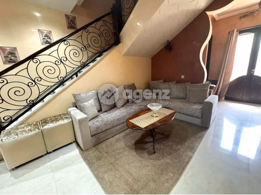 فيلا رائعة للبيع بتاركة. 5 غرف ممتازة. مفروشة