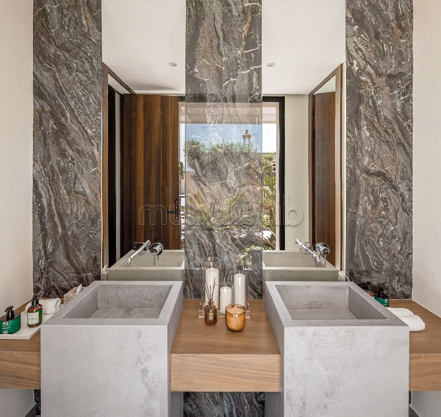 Villa's en luxe woningen beschikbaar in Route de l'Ourika. 6 Ruimtes. Gemeubileerd