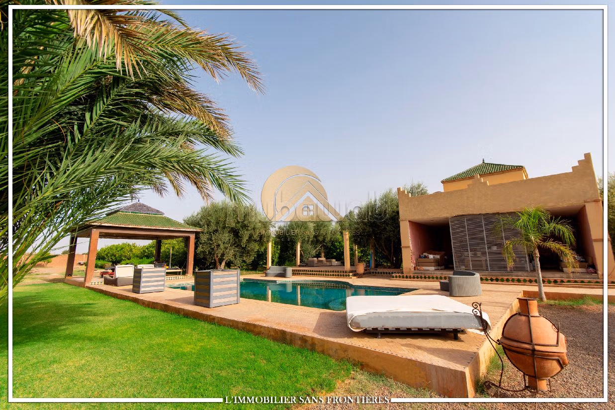 فيلا رائعة للبيع طريق فاس ب. 3 غرف. أماكن وقوف السيارات وشرفة