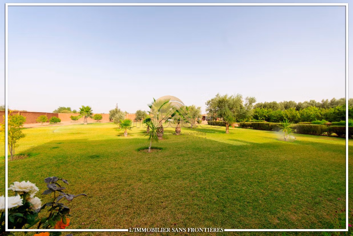 فيلا رائعة للبيع طريق فاس ب. 3 غرف. أماكن وقوف السيارات وشرفة