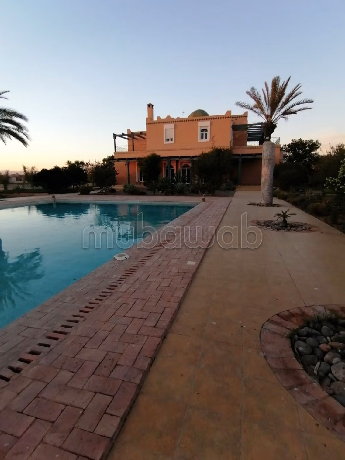 اشتري رياض رائع ب لبلالية. 8 قطع مريحة. مفروشة. 