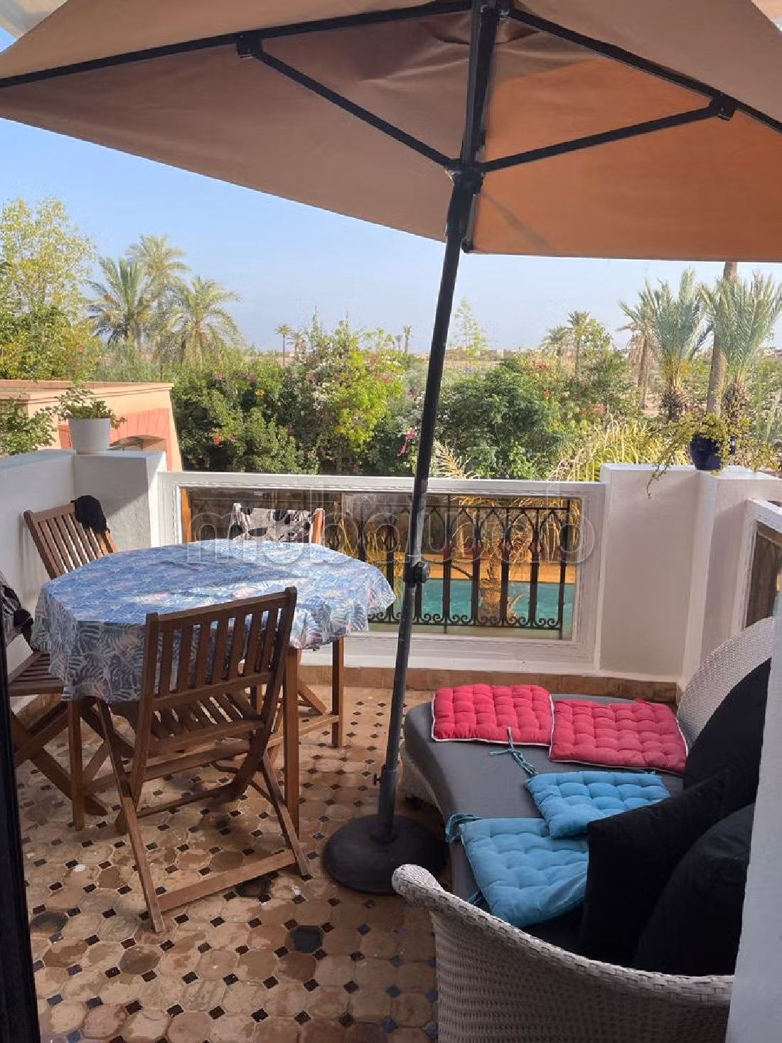 Te koop: appartementen in Route de l'Ourika. Oppervlakte 161 m². Zwembad en conciërgeservice. 