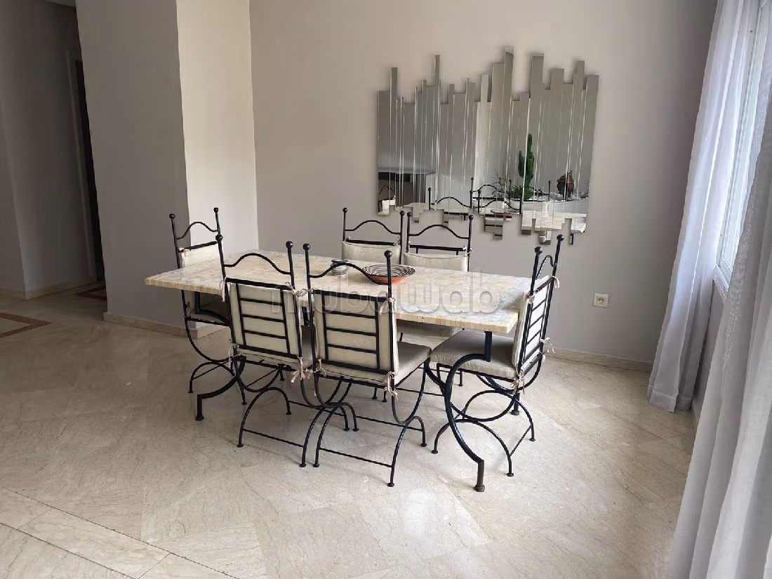 Superbe appart MEUBLE avec TERRASSE