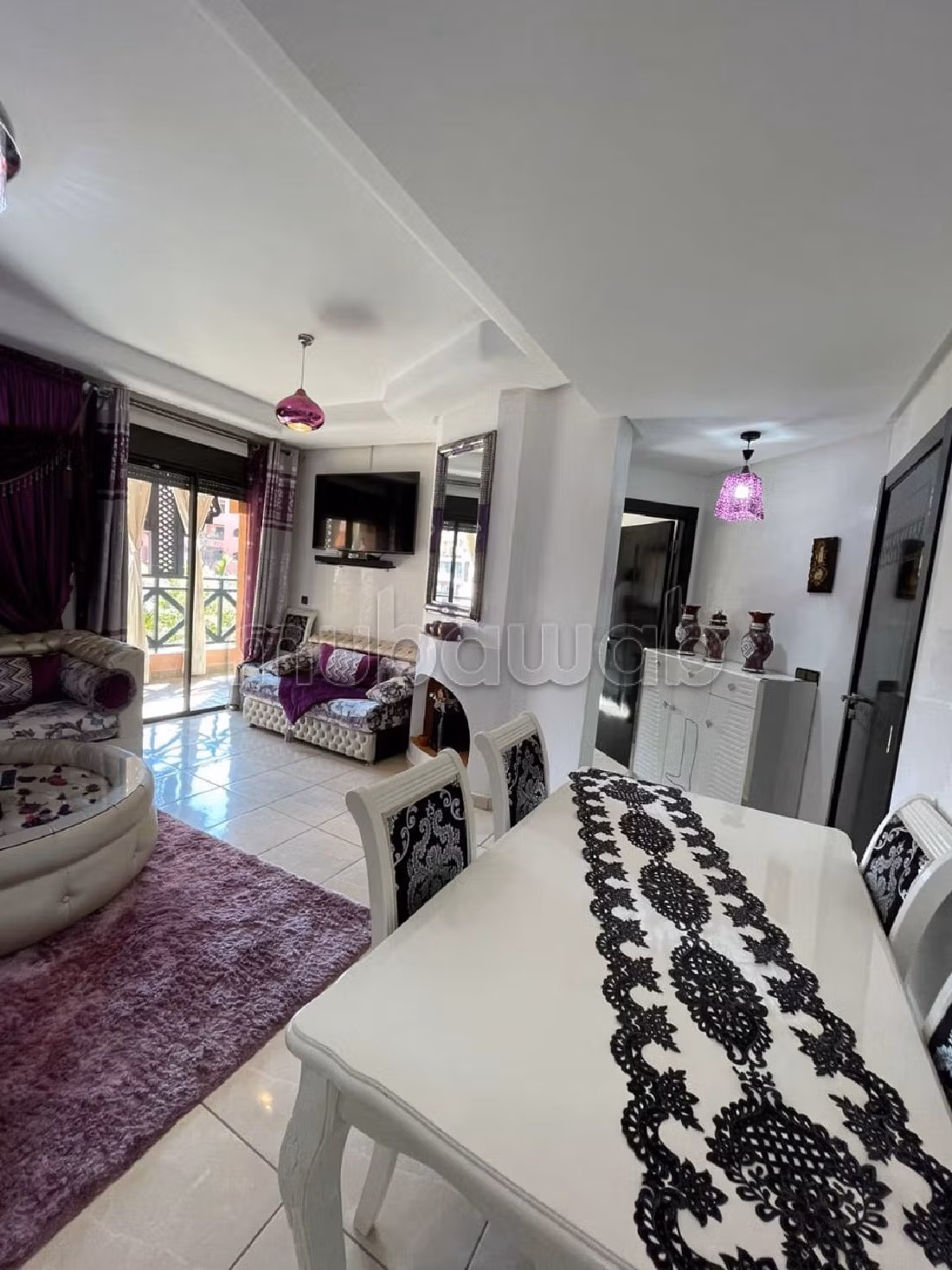 شقة جميلة للبيع ب بلبكار. المساحة الكلية 85 م². بواب ومكيف الهواء.