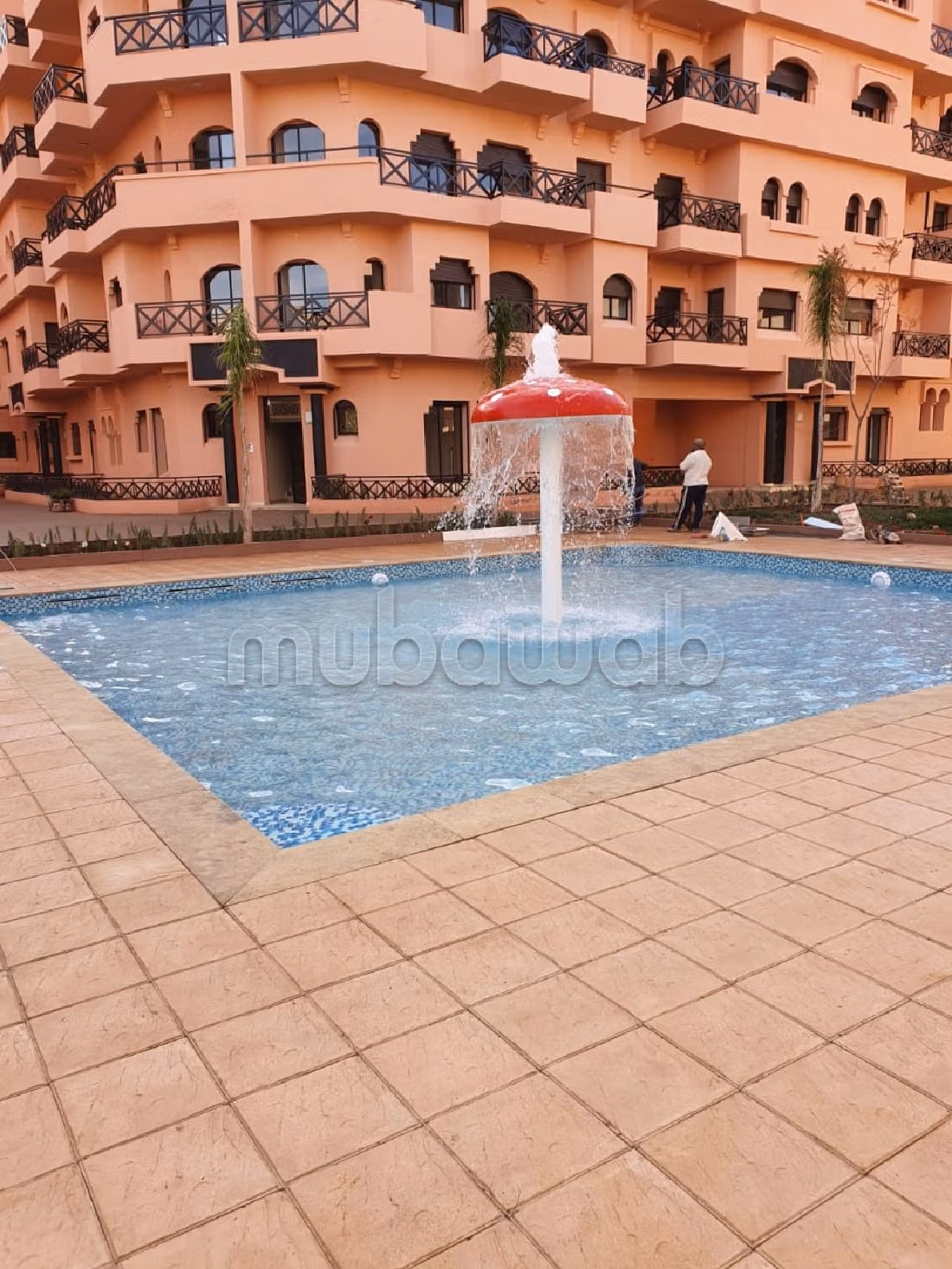 شقة جميلة للبيع ب بلبكار. المساحة الكلية 85 م². بواب ومكيف الهواء.